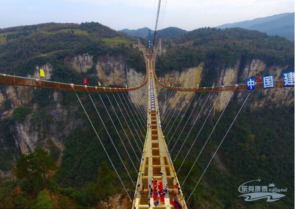 《航海王:狂热行动》中国风海报曝光 10月18日航行中国|开云电竞app下载安装(图1) 开云电竞官网